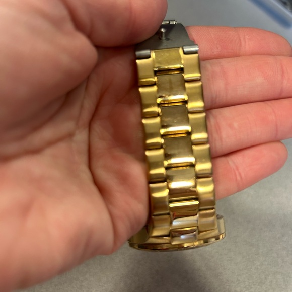 GUESS Watch - Picture 7 of 7